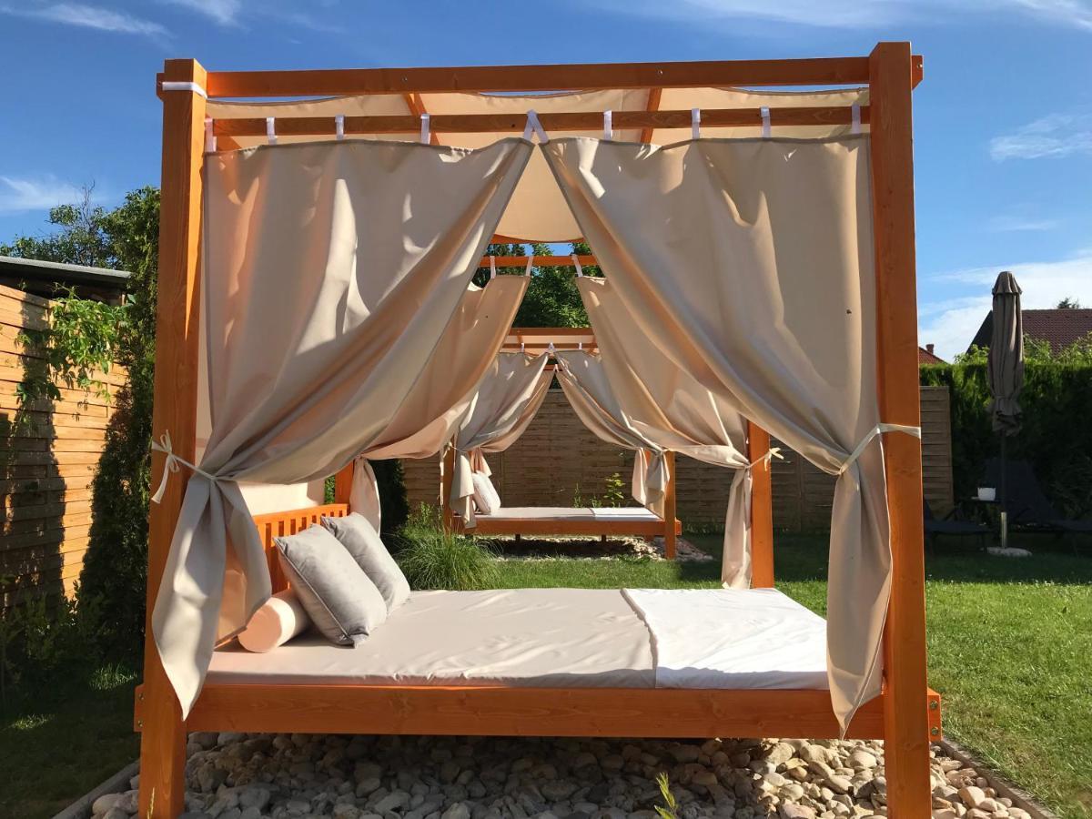 Villa Aruba & Private Spa Suites Keszthely Exterior foto