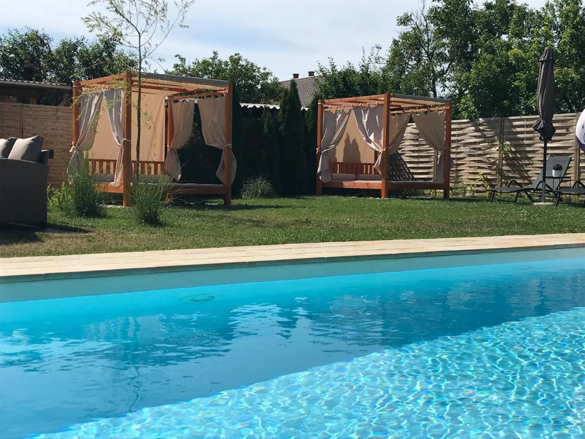 Villa Aruba & Private Spa Suites Keszthely Exterior foto