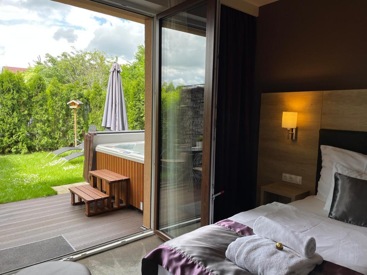 Villa Aruba & Private Spa Suites Keszthely Exterior foto